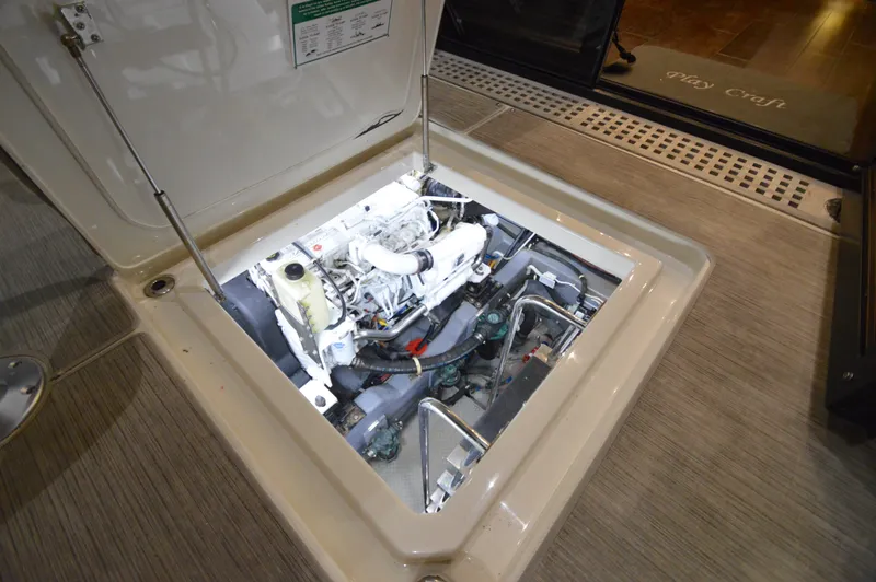 Slide: The Image of Carver C52 Flybridge 2018 - 63