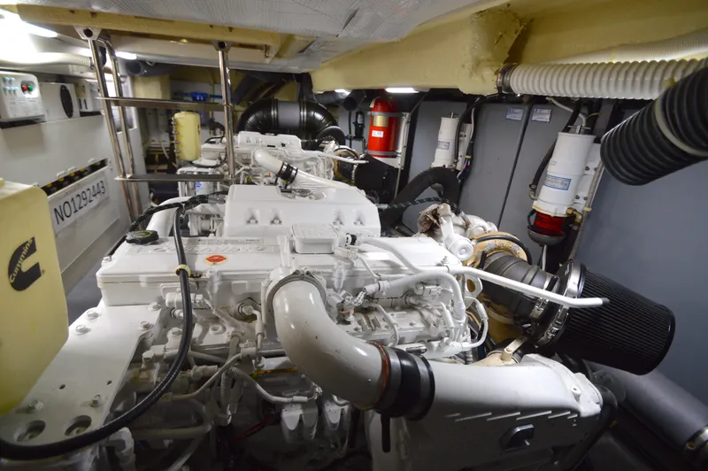 Slide: The Image of Carver C52 Flybridge 2018 - 66