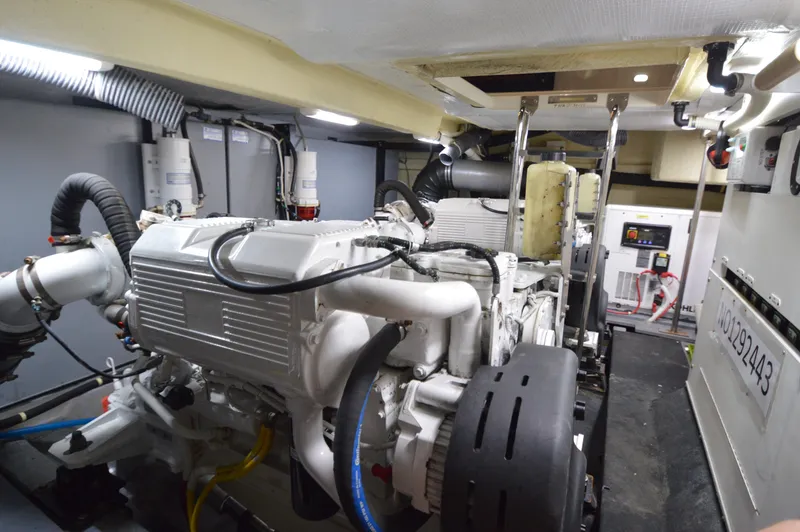 Slide: The Image of Carver C52 Flybridge 2018 - 68