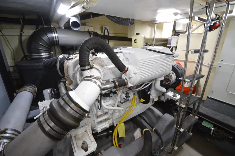 Slide: The Image of Carver C52 Flybridge 2018 - 69