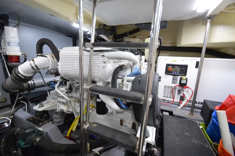 Slide: The Image of Carver C52 Flybridge 2018 - 71