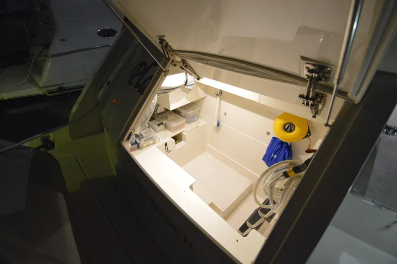 Slide: The Image of Carver C52 Flybridge 2018 - 73