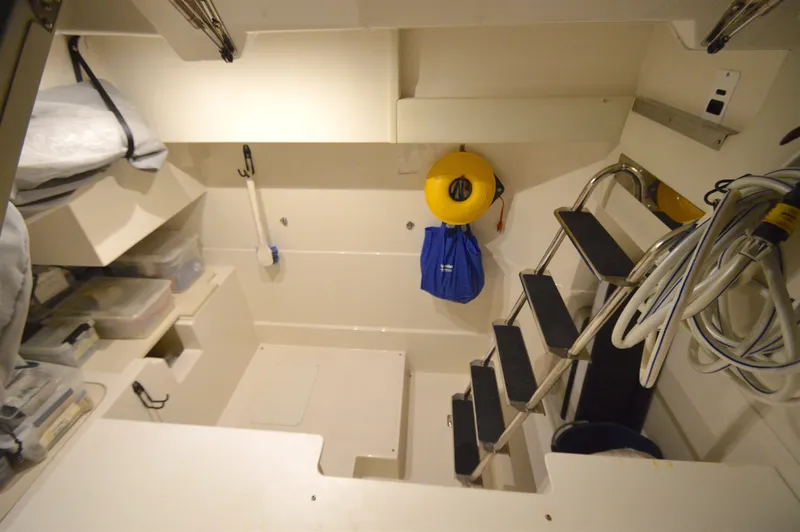 Slide: The Image of Carver C52 Flybridge 2018 - 74