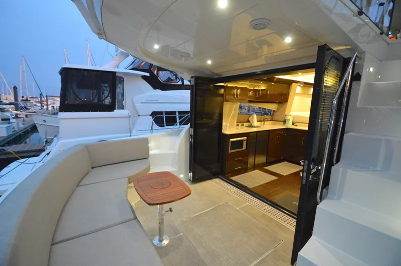 Slide: The Image of Carver C52 Flybridge 2018 - 8