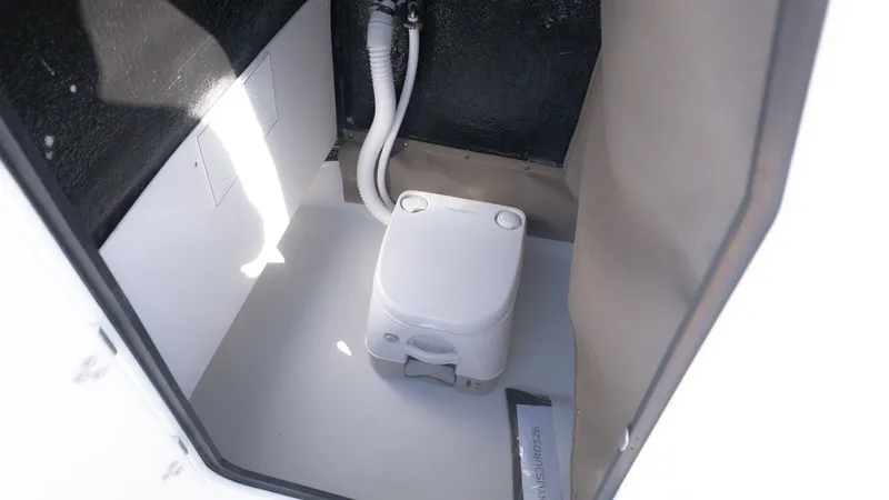 Slide: The Image of Stingray 173 CC 2026 - 18