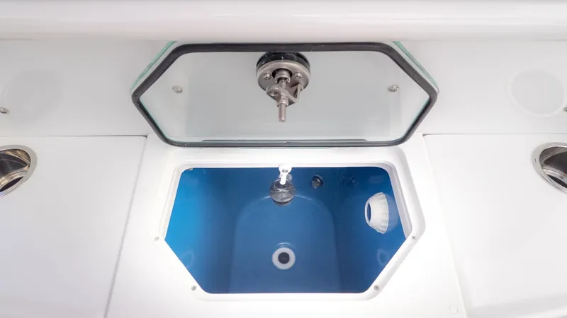 Slide: The Image of Everglades 253 Center Console 2026 - 20