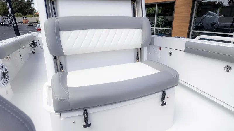 Slide: The Image of Everglades 253 Center Console 2026 - 32