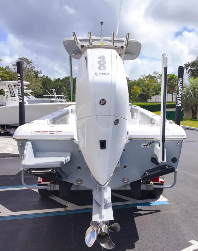 Slide: The Image of Everglades 253 Center Console 2026 - 7