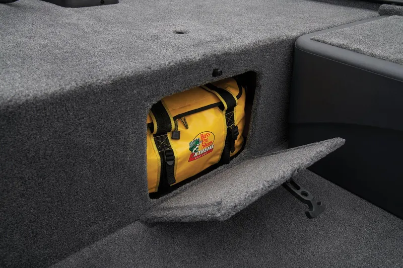 Slide: The Image of Tracker Bass Tracker Classic XL 2026 - 28