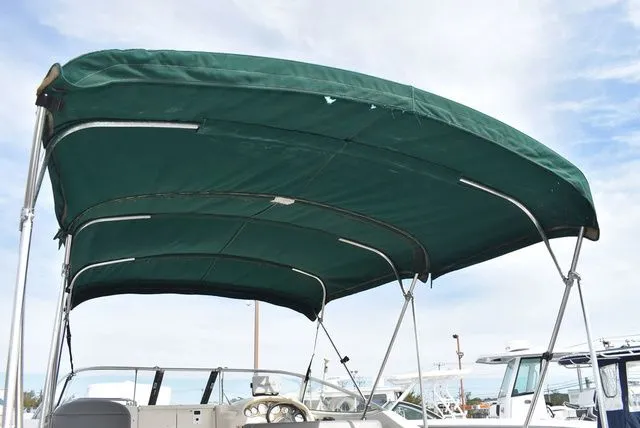 Slide: The Image of Stingray 240 CS 2002 - 11