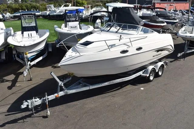 Slide: The Image of Stingray 240 CS 2002 - 14