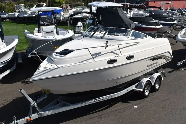 Slide: The Image of Stingray 240 CS 2002 - 15