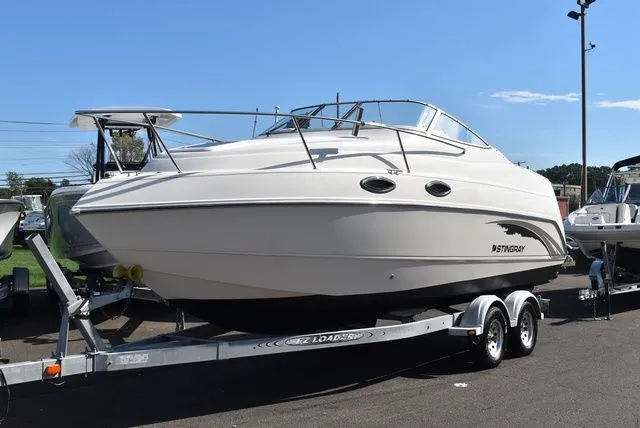 Slide: The Image of Stingray 240 CS 2002 - 16