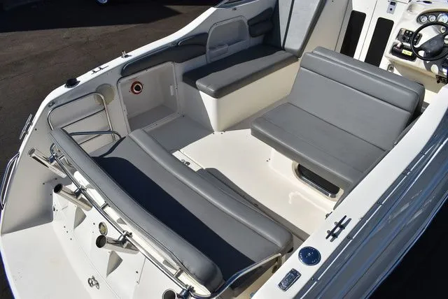 Slide: The Image of Stingray 240 CS 2002 - 23