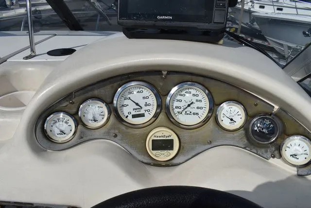 Slide: The Image of Stingray 240 CS 2002 - 54