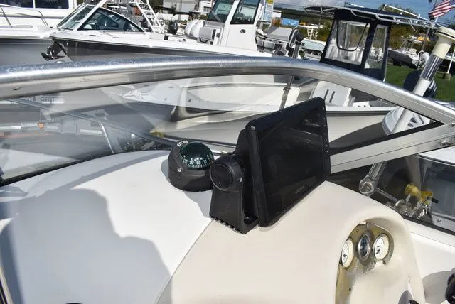 Slide: The Image of Stingray 240 CS 2002 - 58