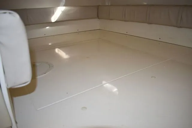 Slide: The Image of Stingray 240 CS 2002 - 83