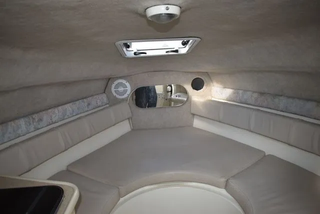 Slide: The Image of Stingray 240 CS 2002 - 89