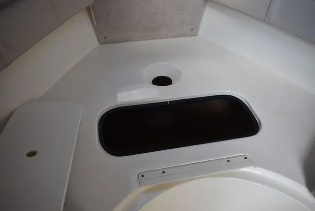 Slide: The Image of Stingray 240 CS 2002 - 93