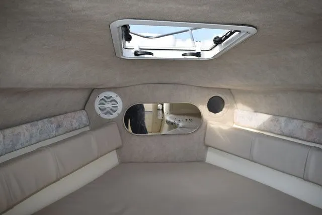 Slide: The Image of Stingray 240 CS 2002 - 94