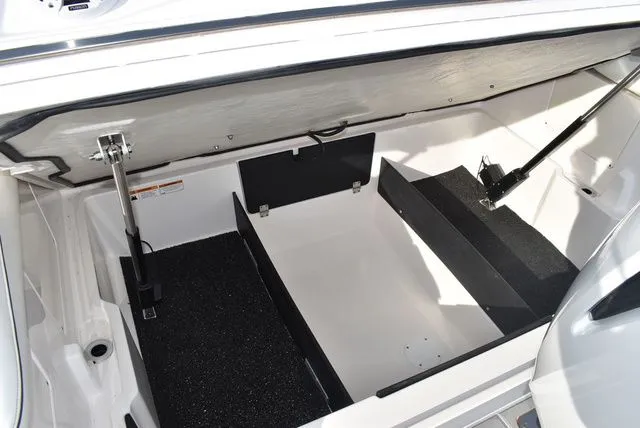 Slide: The Image of Regal LX4 2021 - 32