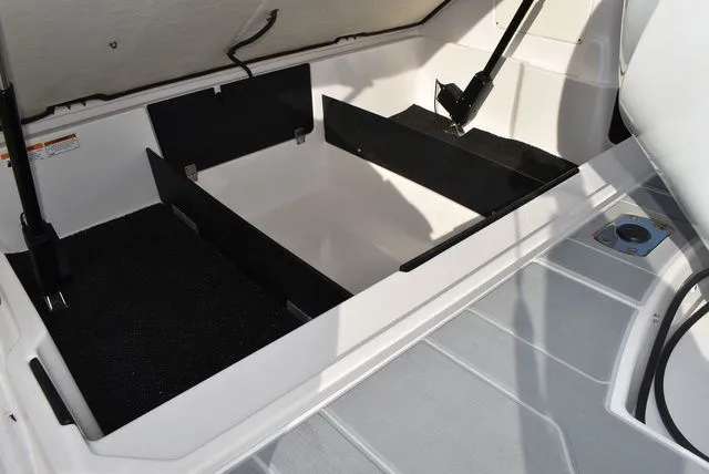 Slide: The Image of Regal LX4 2021 - 33