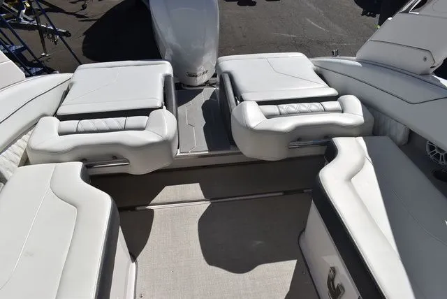 Slide: The Image of Regal LX4 2021 - 39