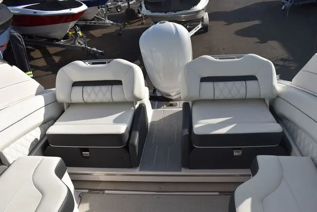 Slide: The Image of Regal LX4 2021 - 41