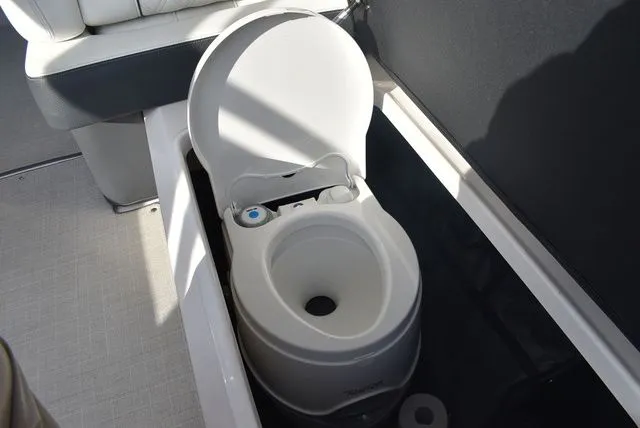 Slide: The Image of Regal LX4 2021 - 55