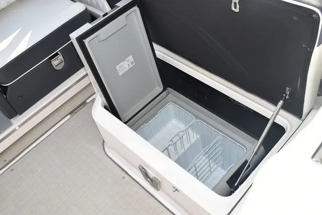 Slide: The Image of Regal LX4 2021 - 61