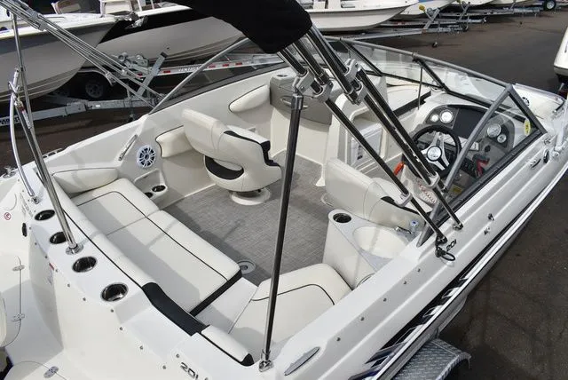 Slide: The Image of Stingray 201 DS 2020 - 10