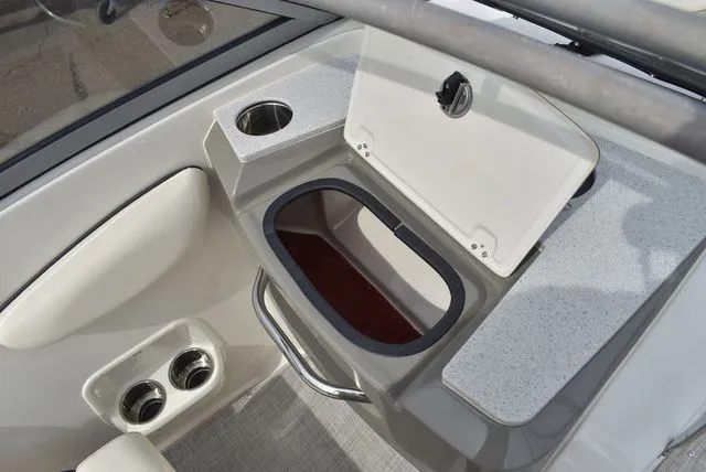 Slide: The Image of Stingray 201 DS 2020 - 37