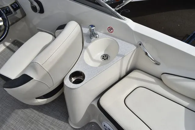 Slide: The Image of Stingray 201 DS 2020 - 38