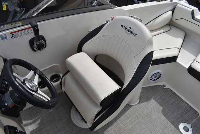 Slide: The Image of Stingray 201 DS 2020 - 39