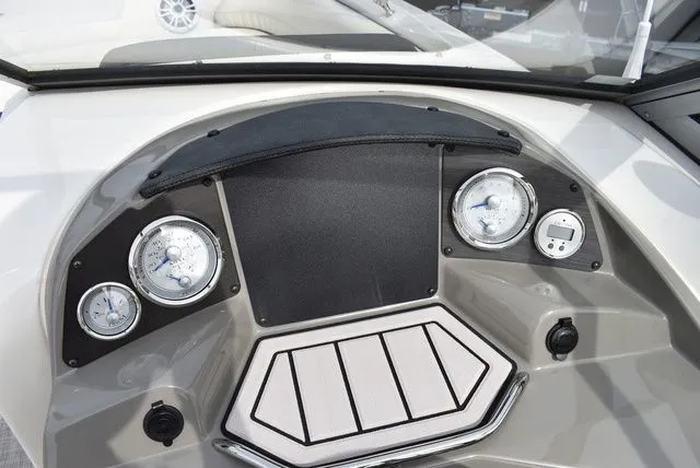 Slide: The Image of Stingray 201 DS 2020 - 42