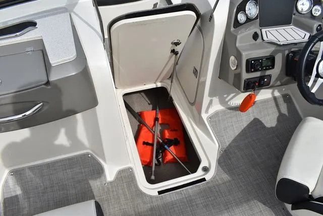 Slide: The Image of Stingray 201 DS 2020 - 52