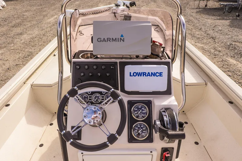 Slide: The Image of 2022 Ranger RB200 boat console with Garmin and Lowrance navigation systems. - 19
