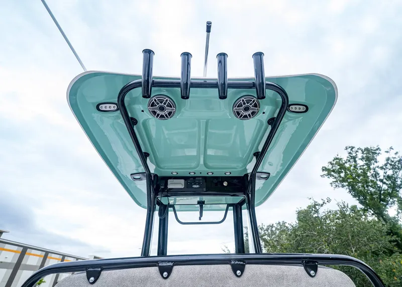 Slide: The Image of Sea Hunt Ultra 265 SE 2026 - 14