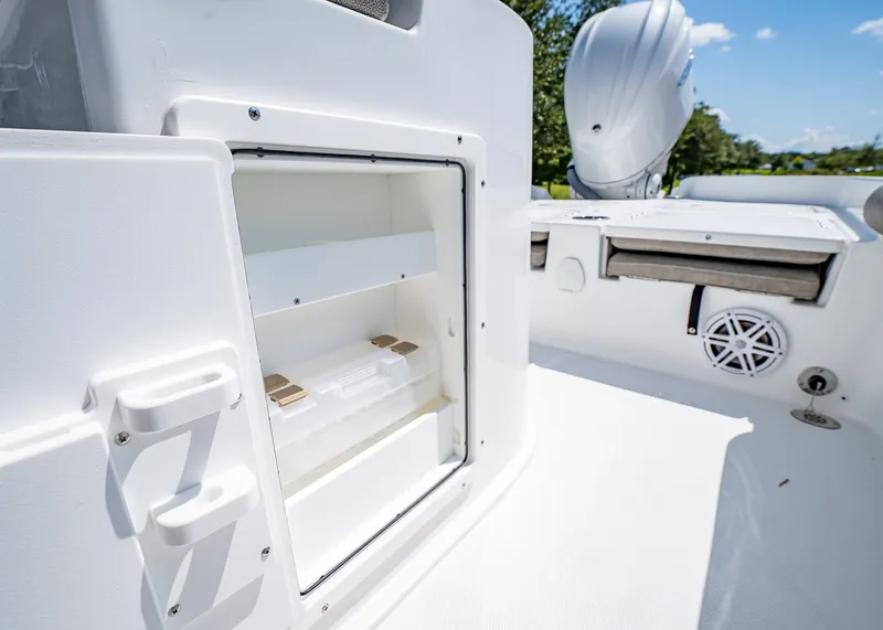 Slide: The Image of Sea Hunt BX 25 FS 2026 - 25