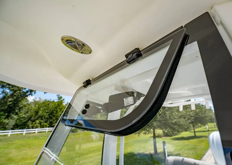 Slide: The Image of Sea Hunt BX 25 FS 2026 - 31