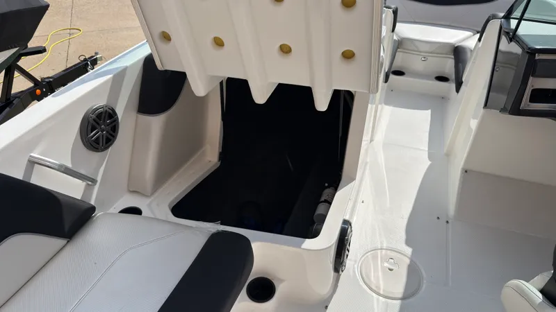 Slide: The Image of Mastercraft NXT 22 2016 - 17
