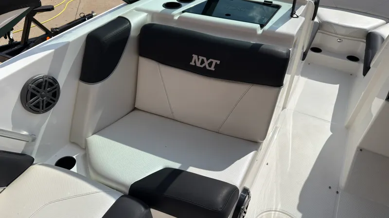 Slide: The Image of Mastercraft NXT 22 2016 - 16