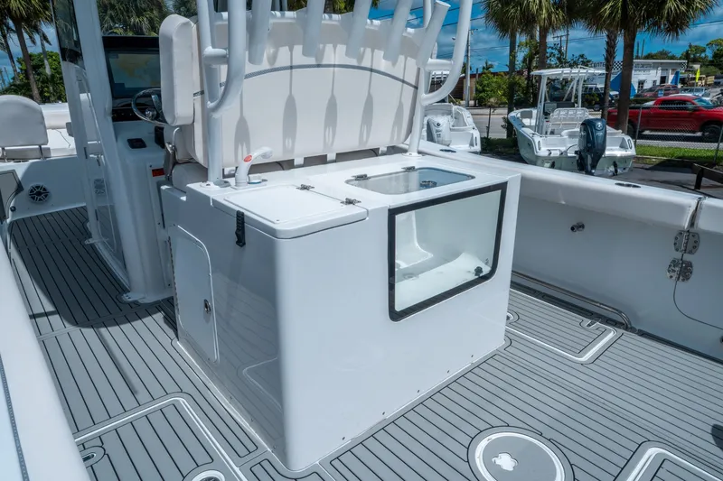 Slide: The Image of Sea Hunt Gamefish 30 Forward Seating 2026 - 13