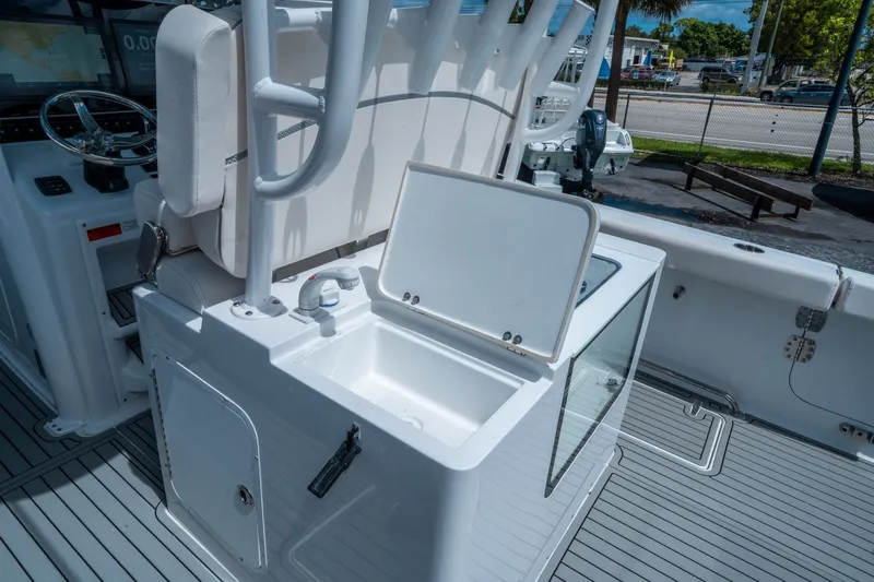 Slide: The Image of Sea Hunt Gamefish 30 Forward Seating 2026 - 14