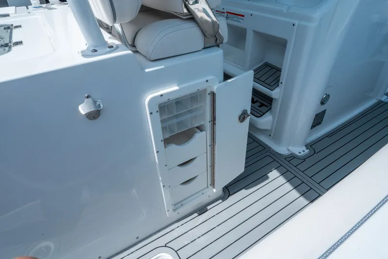 Slide: The Image of Sea Hunt Gamefish 30 Forward Seating 2026 - 15