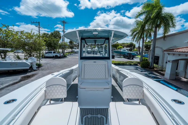 Slide: The Image of Sea Hunt Gamefish 30 Forward Seating 2026 - 30