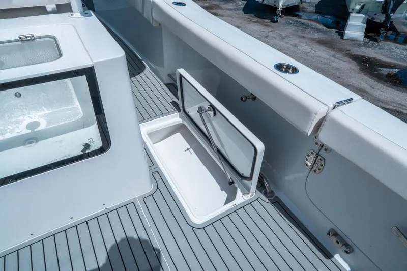 Slide: The Image of Sea Hunt Gamefish 30 Forward Seating 2026 - 16