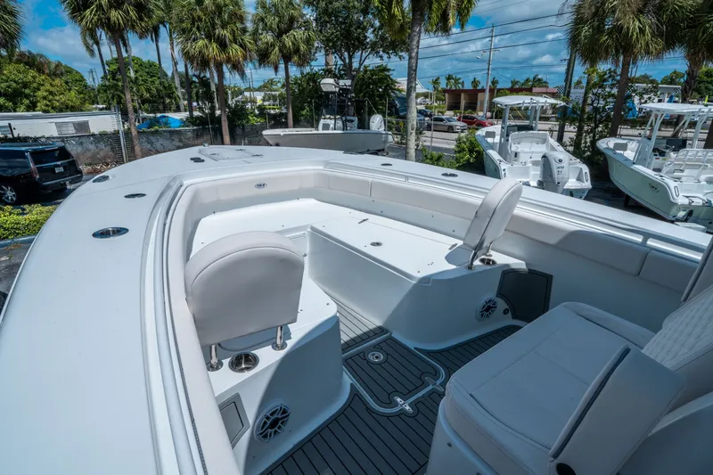 Slide: The Image of Sea Hunt Gamefish 30 Forward Seating 2026 - 26