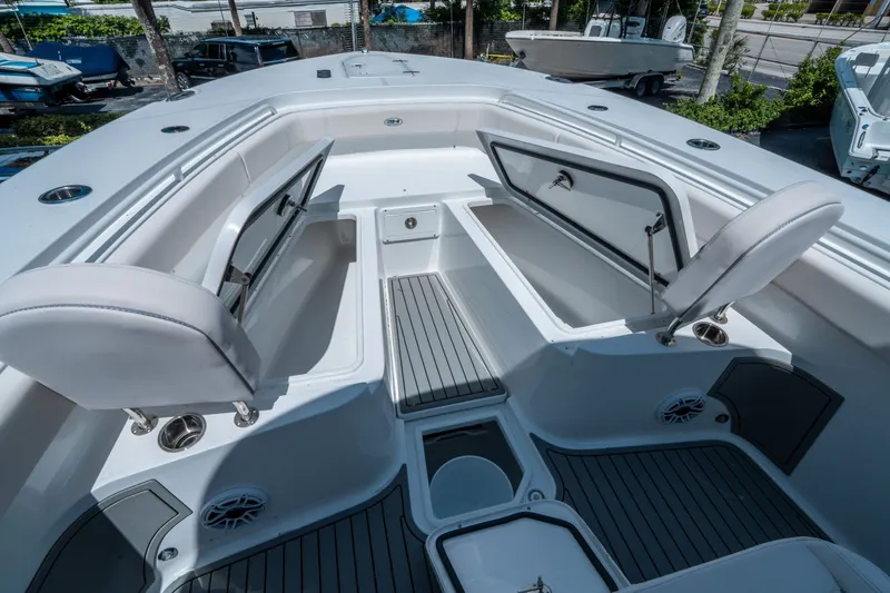 Slide: The Image of Sea Hunt Gamefish 30 Forward Seating 2026 - 27