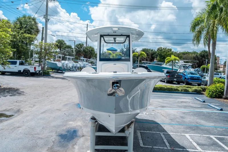 Slide: The Image of Sea Hunt Ultra 255 SE 2026 - 7